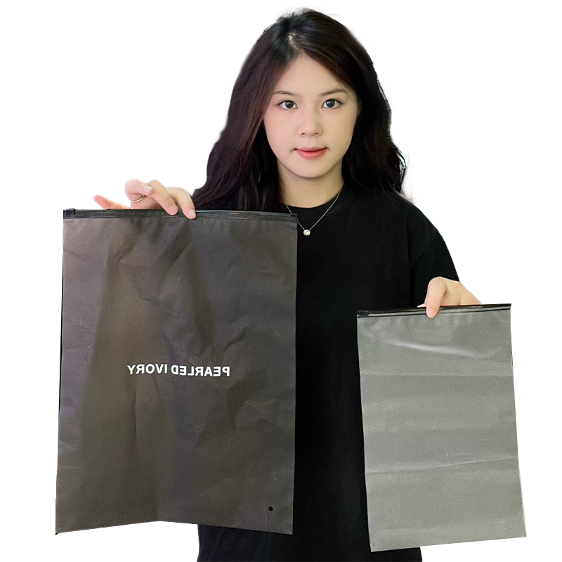 Various sizes black frosted zipper bags
