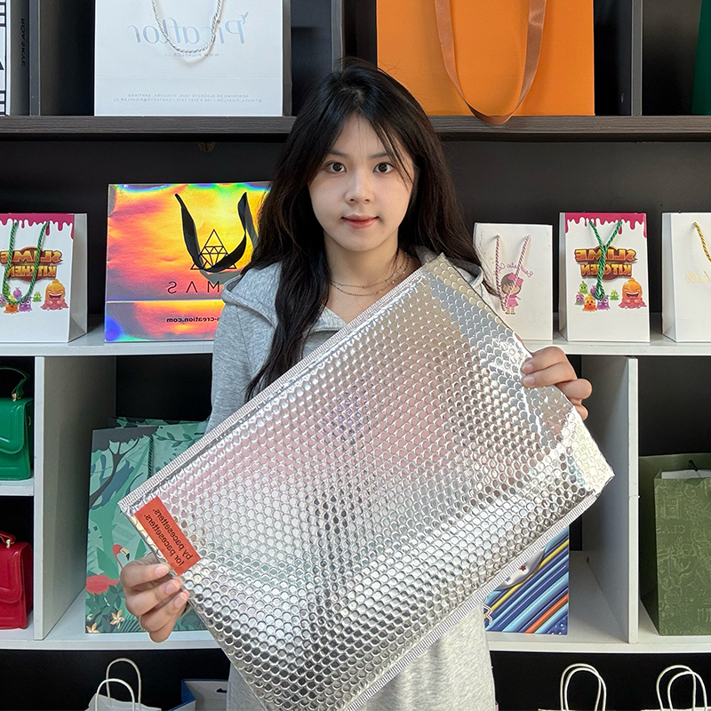 Large size silver shiny aluminized film express bubble bag