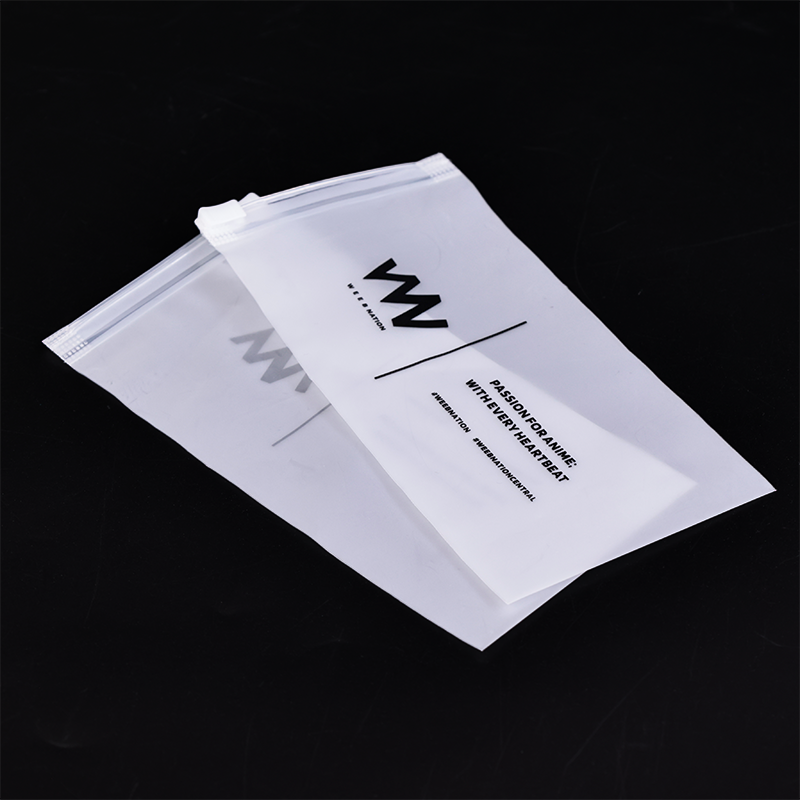 White frosted long zipper bag