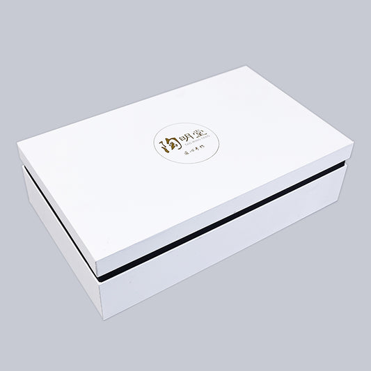 White tea gift box with lid