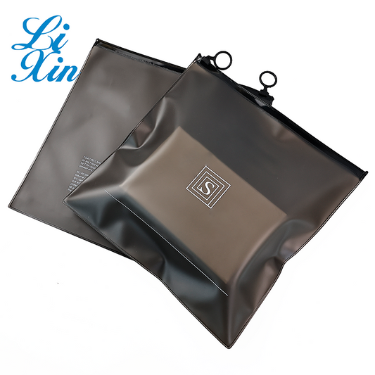 Square black frosted zipper bag