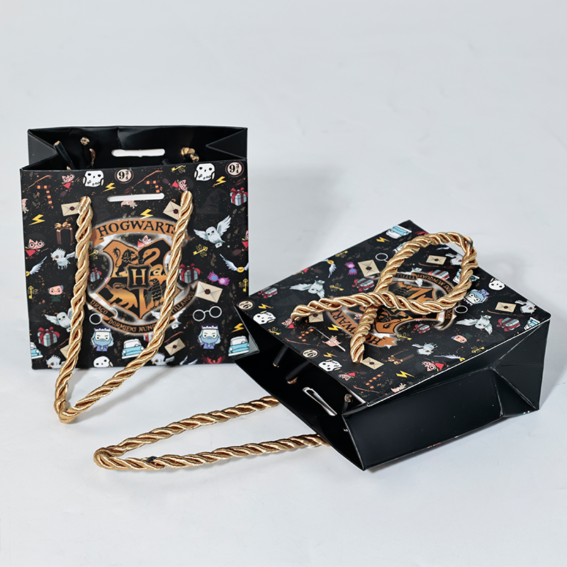 Black small size tote bag