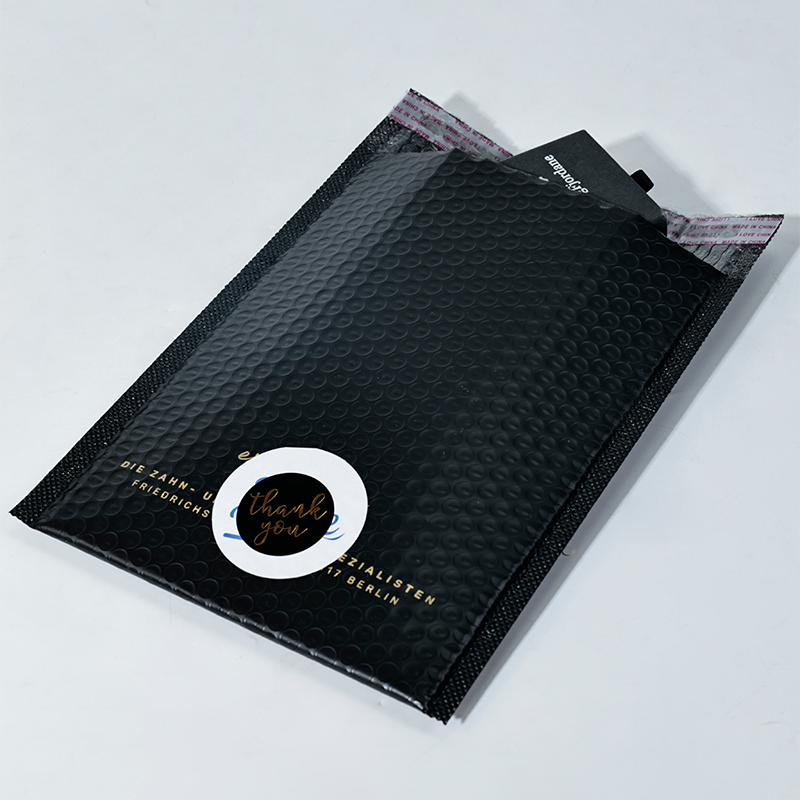 Black pattern hot stamping co-extrusion film express bubble bag