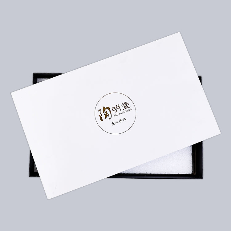 White tea gift box with lid