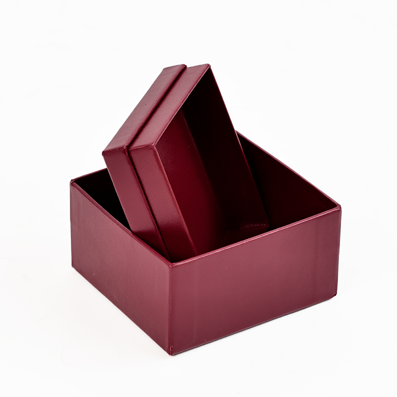 Red square lid gift box