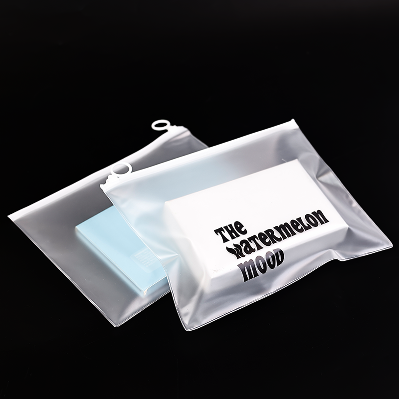Transparent frosted smooth zipper bag