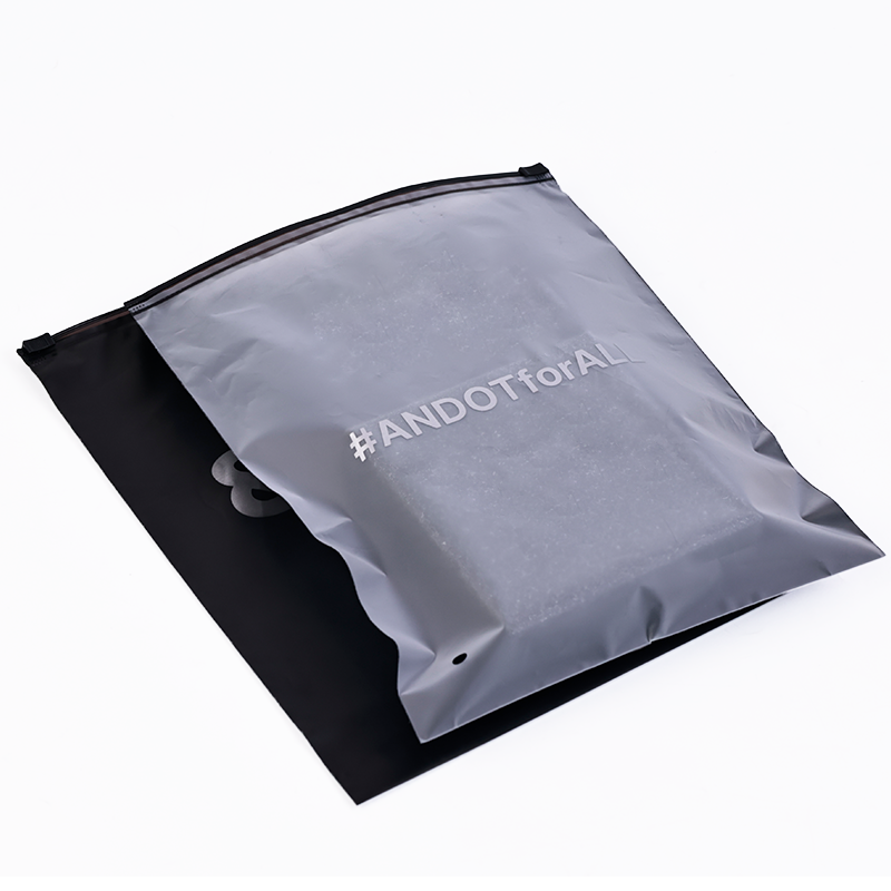 Single-sided transparent frosted pattern hot silver zipper bag