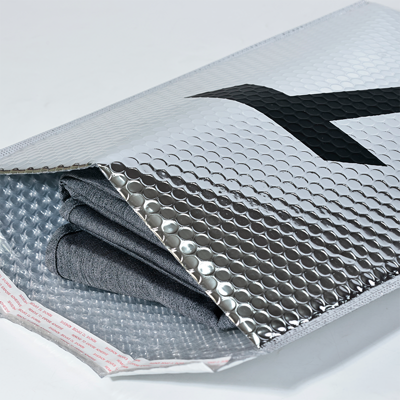 Large size silver shiny aluminized film express bubble bag