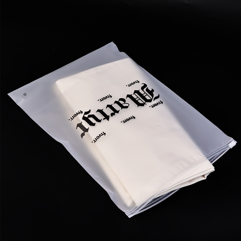 Martur White Frosted Zipper Bag