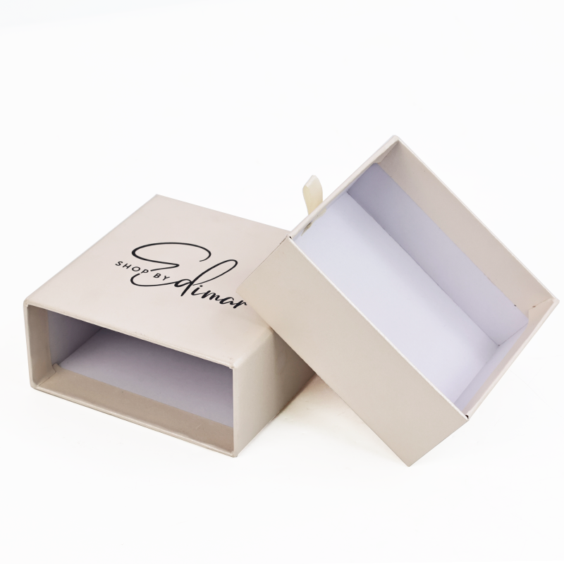 Off-white pearlescent drawer box