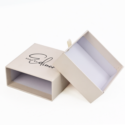 Off-white pearlescent drawer box