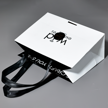 White small size tote bag