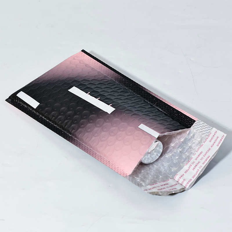 Black and pink gradient printing express bubble bag
