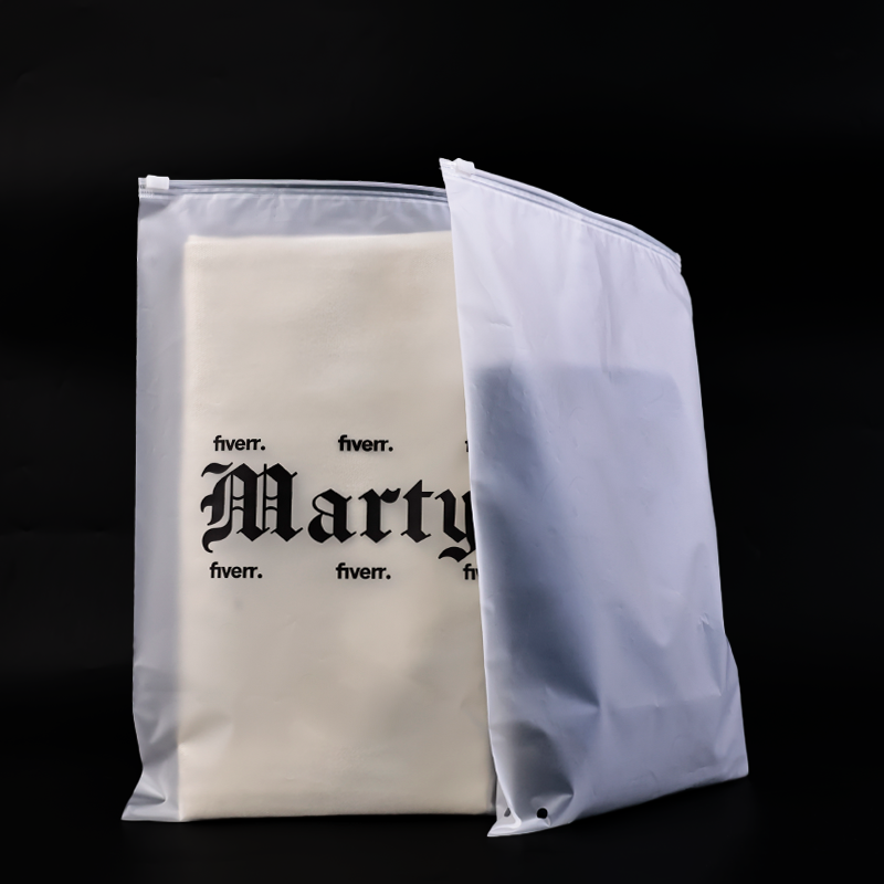 Martur White Frosted Zipper Bag