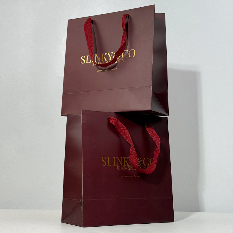 Red paper bag with gold stamping pattern