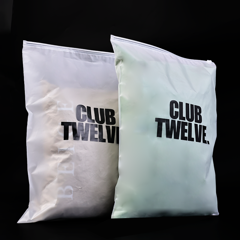 CLUB White frosted zipper bag