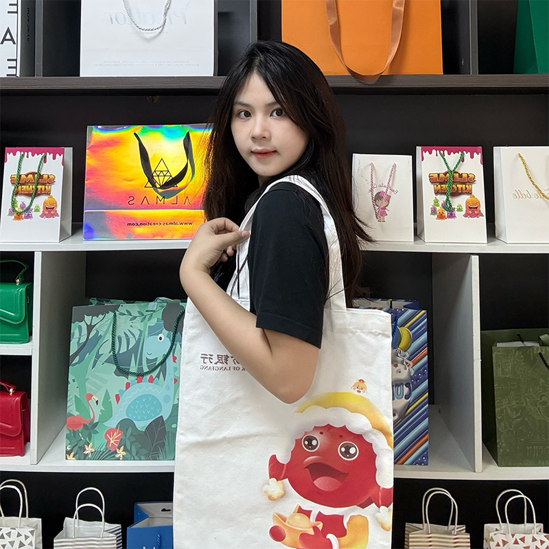 White long crossbody canvas bag