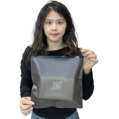 Square black frosted zipper bag