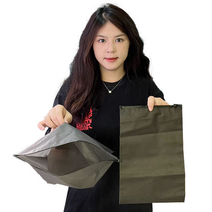Various sizes black frosted zipper bags