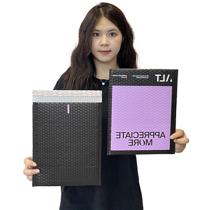 Co-extruded bubble courier bags with the same pattern and in different sizes