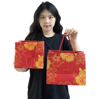 Red and white cardboard bag same style multi-size set