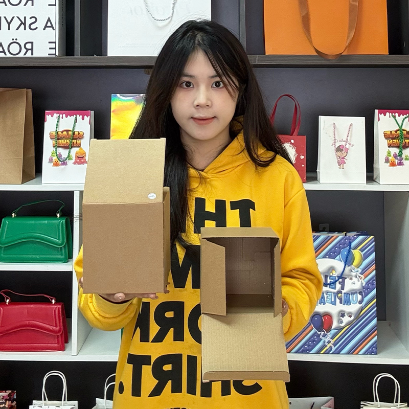 Square multi-lock kraft paper box