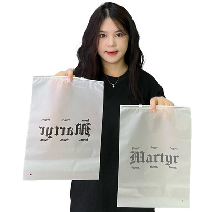 Martur White Frosted Zipper Bag