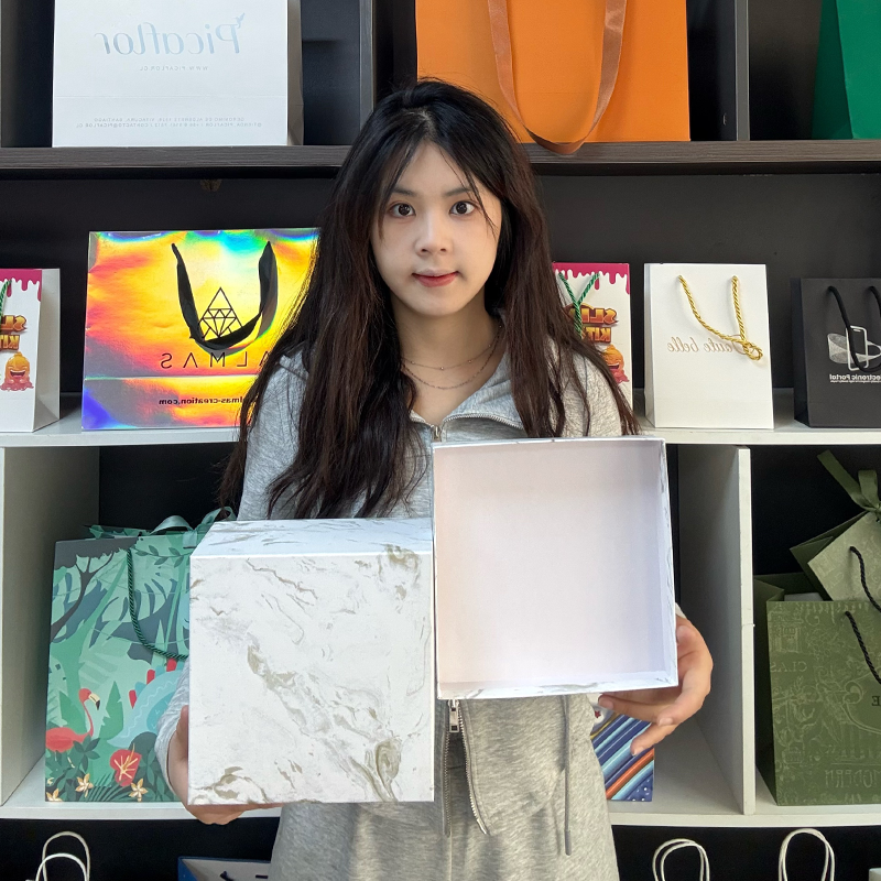Square marble pattern gold-stamped gift box